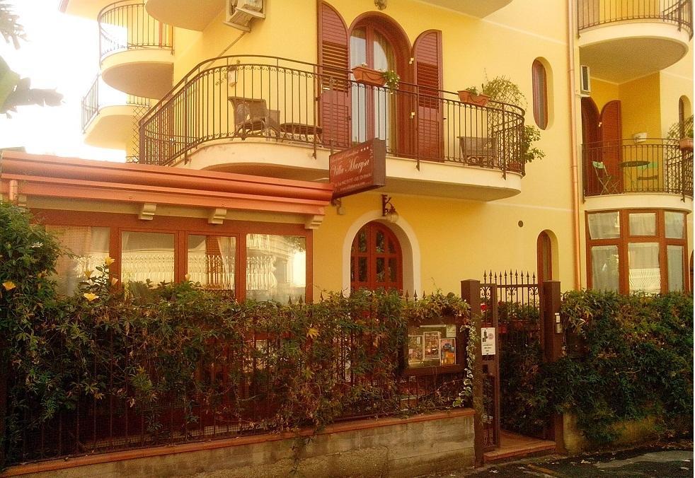 Villa Marysa Studio Apartment Giardini Naxos Ngoại thất bức ảnh