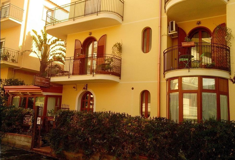 Villa Marysa Studio Apartment Giardini Naxos Ngoại thất bức ảnh